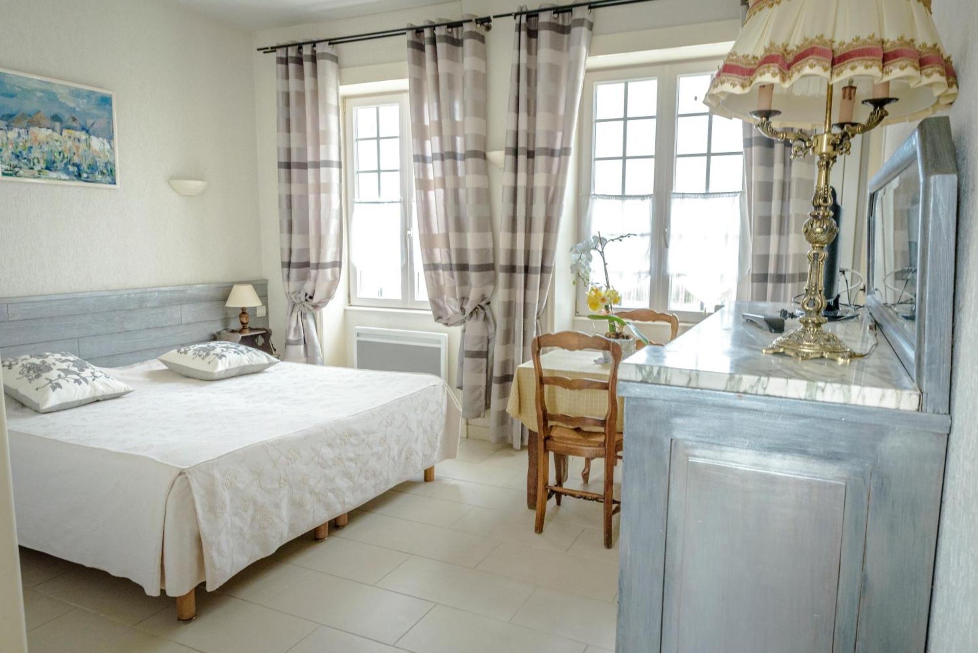 Maison Studios & Appartements Les 4 Vents Luc-sur-Mer Exterior photo